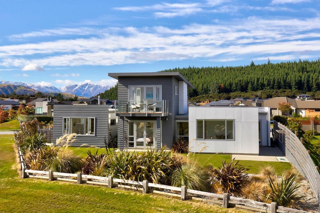 Villa Infinity And Beyond Wanaka Exterior foto