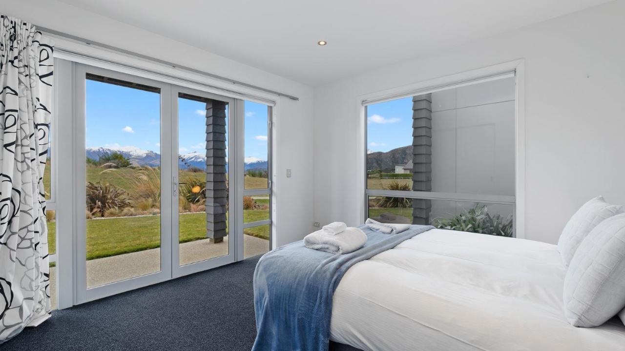 Villa Infinity And Beyond Wanaka Exterior foto